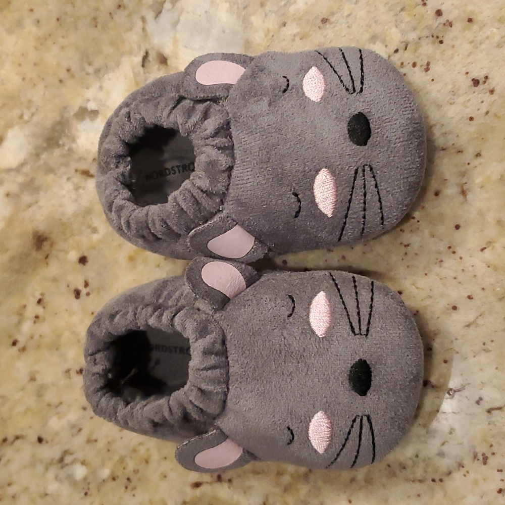 Nordstrom Gray Mouse Baby Slippers 3-6 M